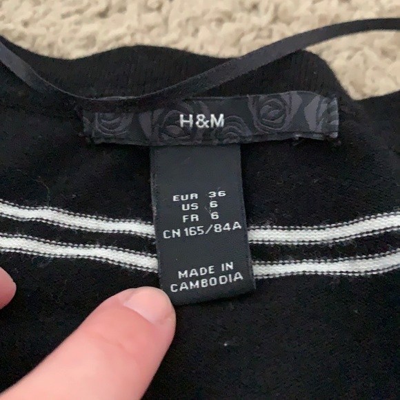 EUC H&M sweater - Picture 2 of 3